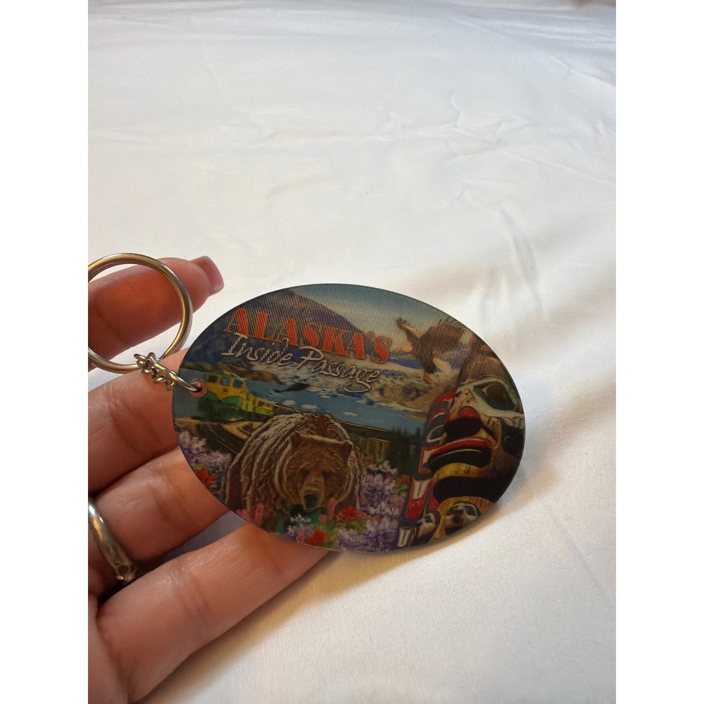 Alaska Inside Passage Souvenir Keychain Grizzly Bear Eagle Totem Pole Oval Fob